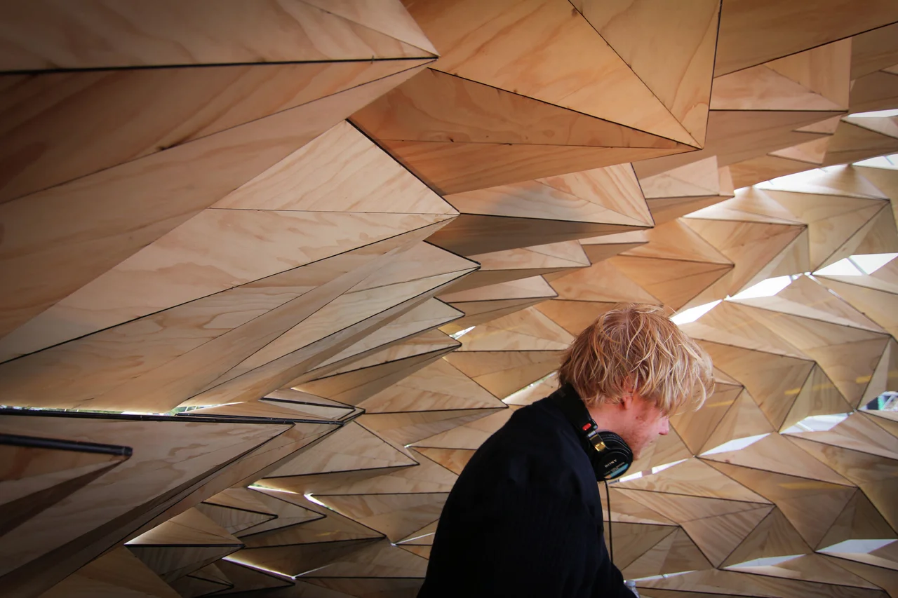 How Do Different Materials Influence Environmental Acoustics?